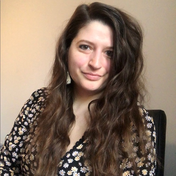 Meet your Posher, Kayla - Picture 1 of 1